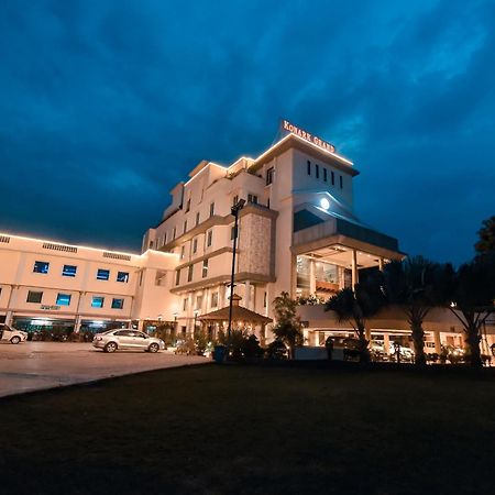 Konark Grand Hotel Mirzāpur Kültér fotó