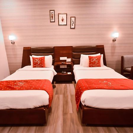 Konark Grand Hotel Mirzāpur Kültér fotó