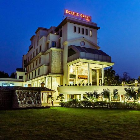 Konark Grand Hotel Mirzāpur Kültér fotó