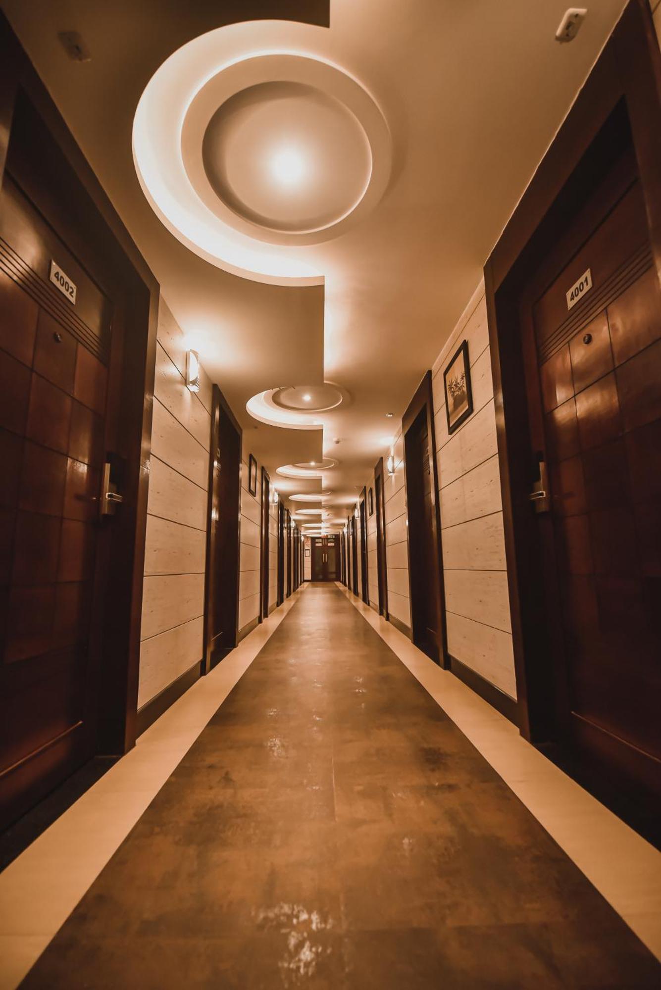 Konark Grand Hotel Mirzāpur Kültér fotó