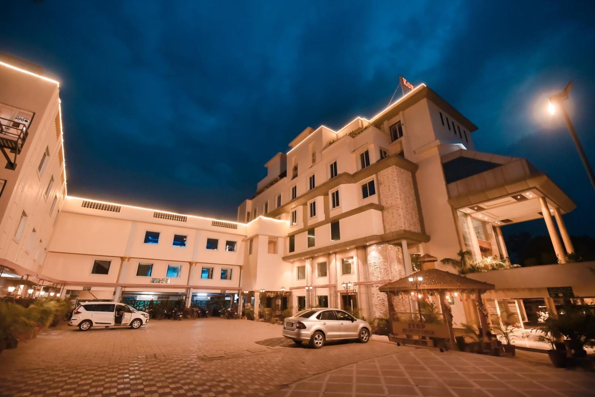 Konark Grand Hotel Mirzāpur Kültér fotó