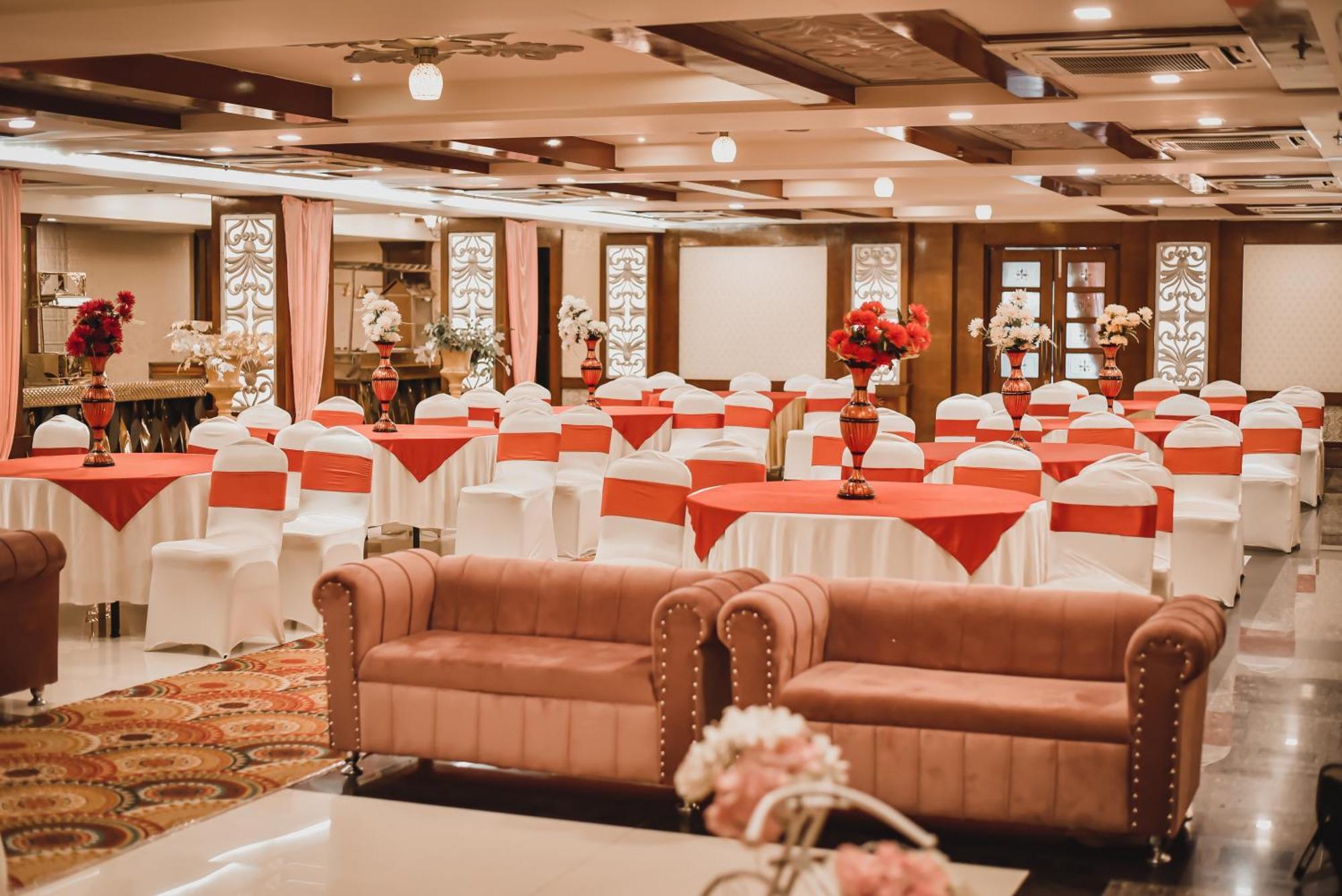 Konark Grand Hotel Mirzāpur Kültér fotó