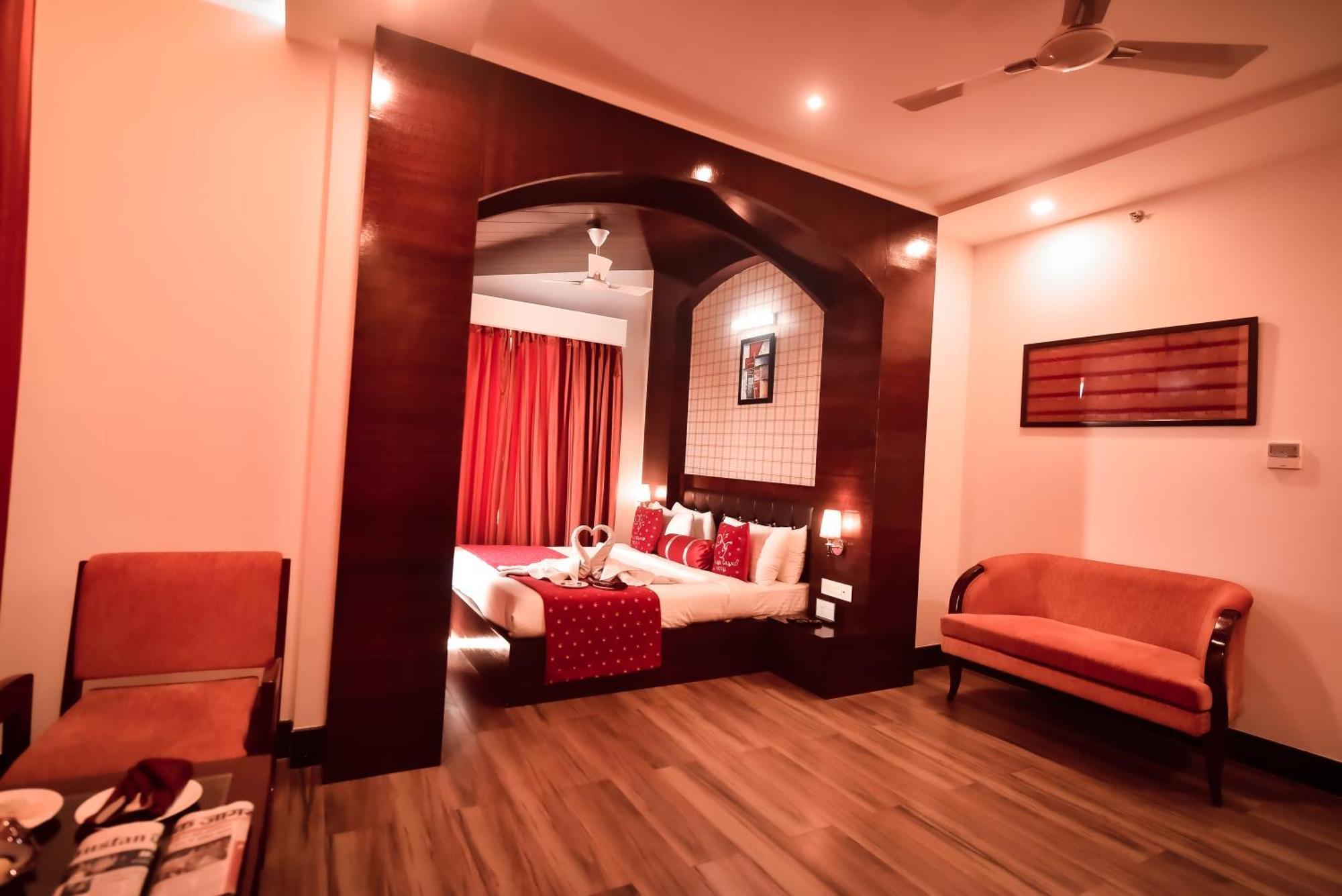 Konark Grand Hotel Mirzāpur Kültér fotó