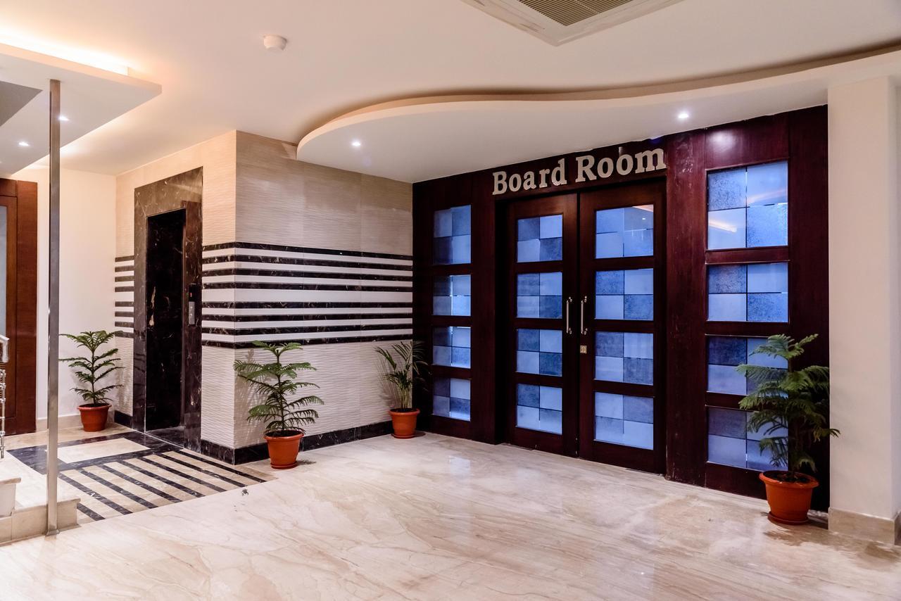 Konark Grand Hotel Mirzāpur Kültér fotó