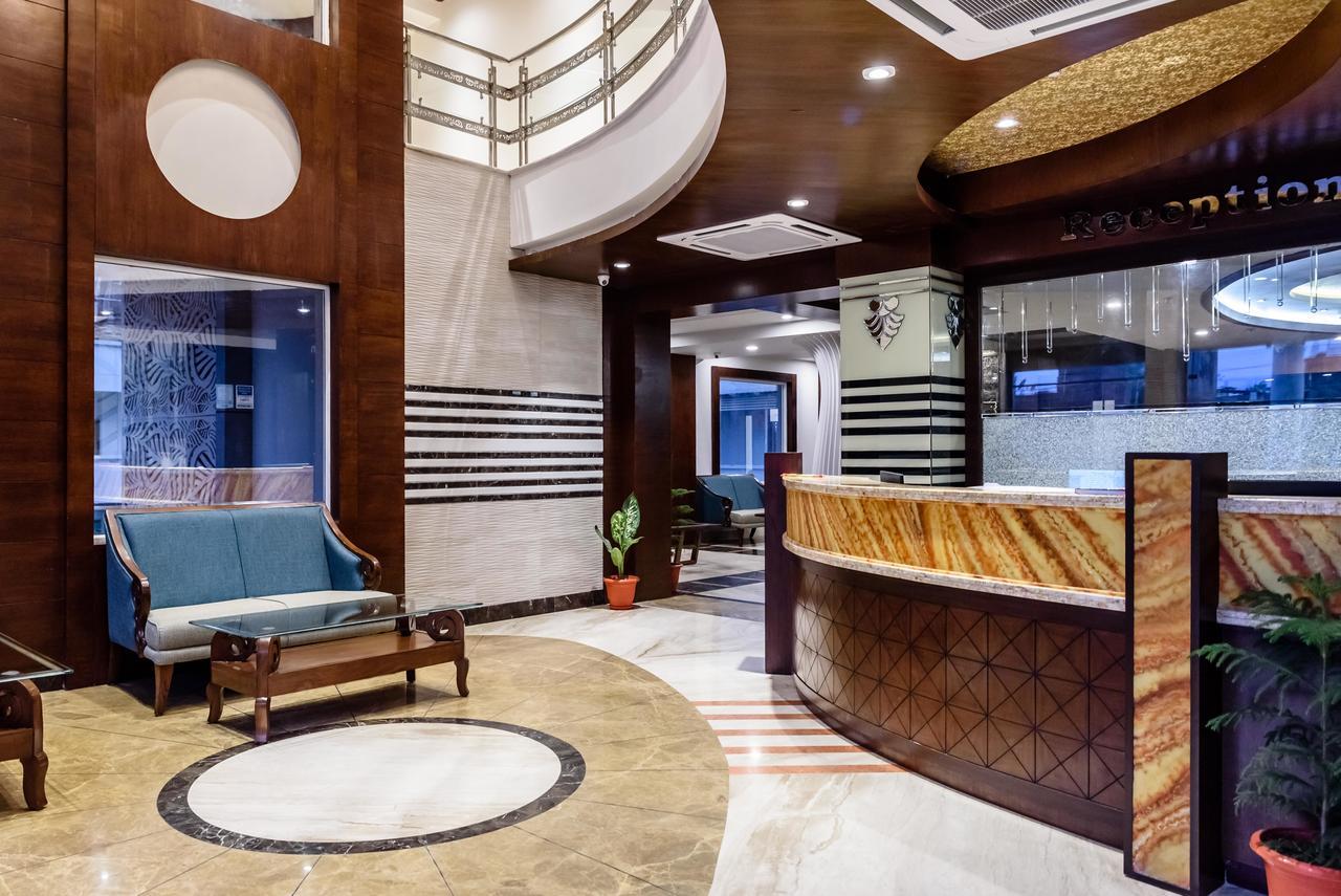 Konark Grand Hotel Mirzāpur Kültér fotó