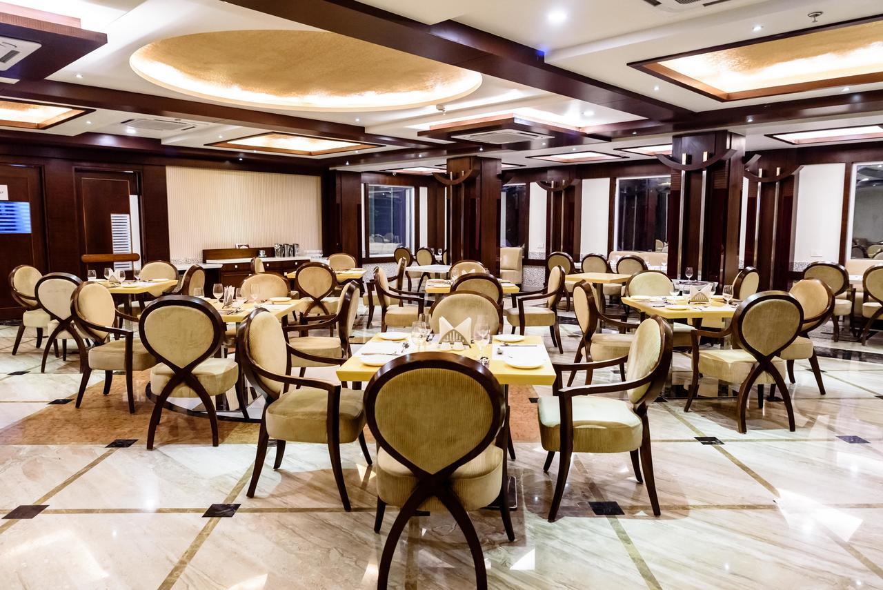 Konark Grand Hotel Mirzāpur Kültér fotó