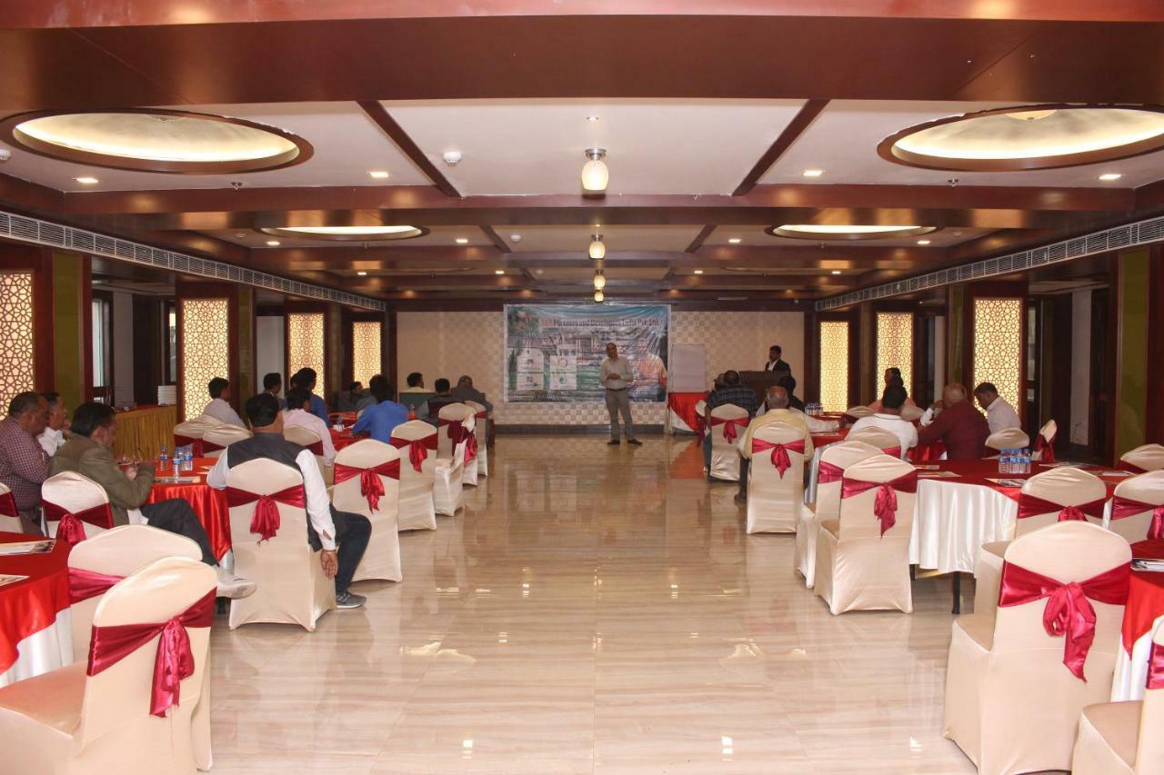 Konark Grand Hotel Mirzāpur Kültér fotó